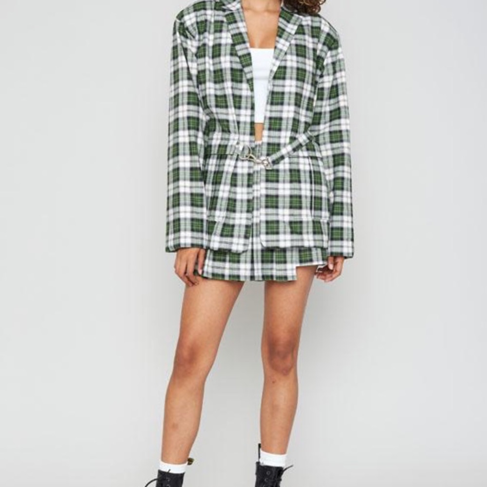 The Ragged Priest Green Tartan Set